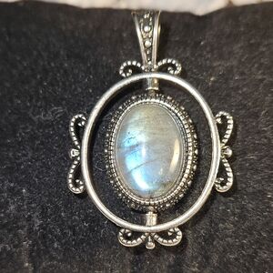 Elegant Silver Labradorite Pendant